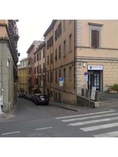 Annunci di case in vendita a Viterbo centro città